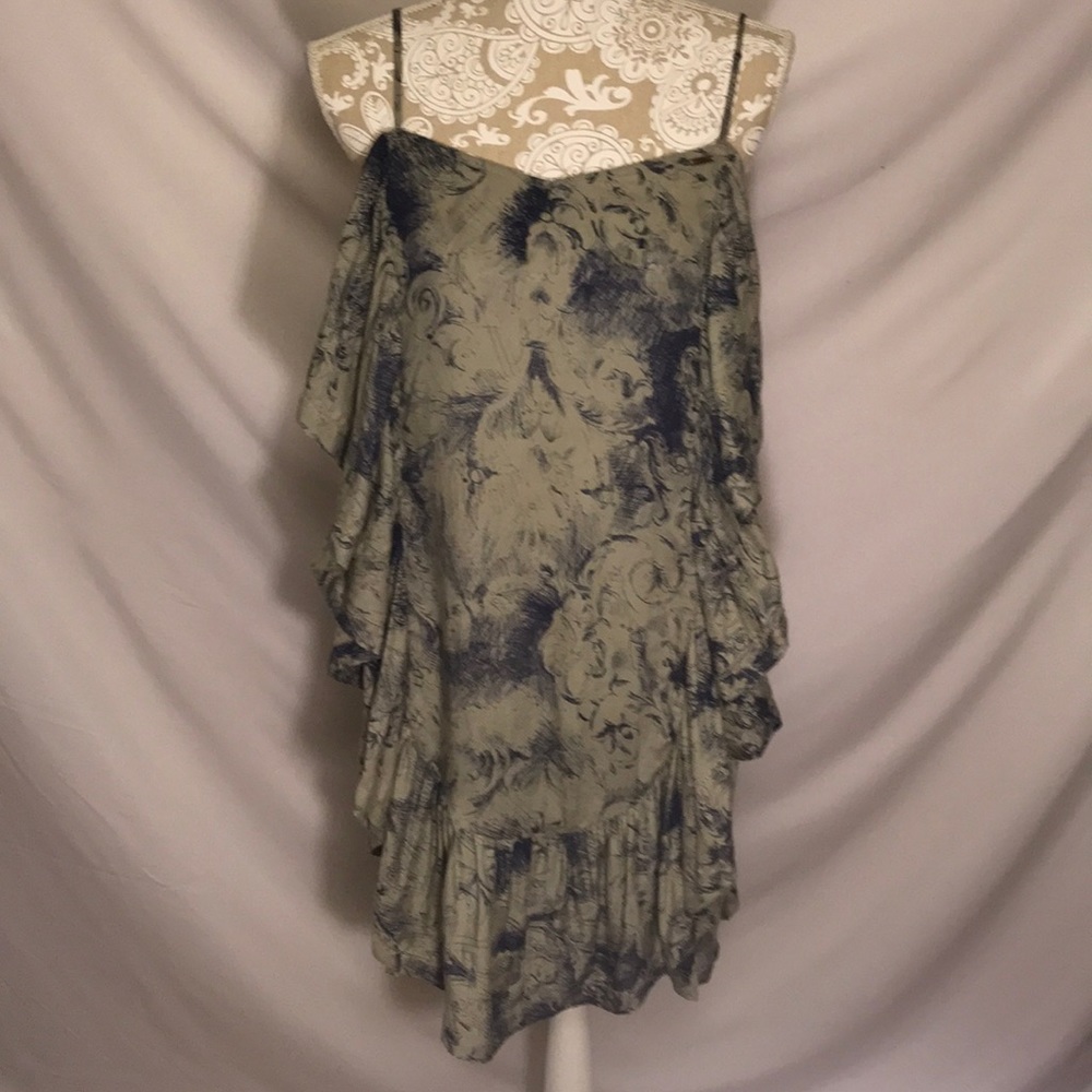 Guess Ruffle Dress in Tan w/ Navy Print